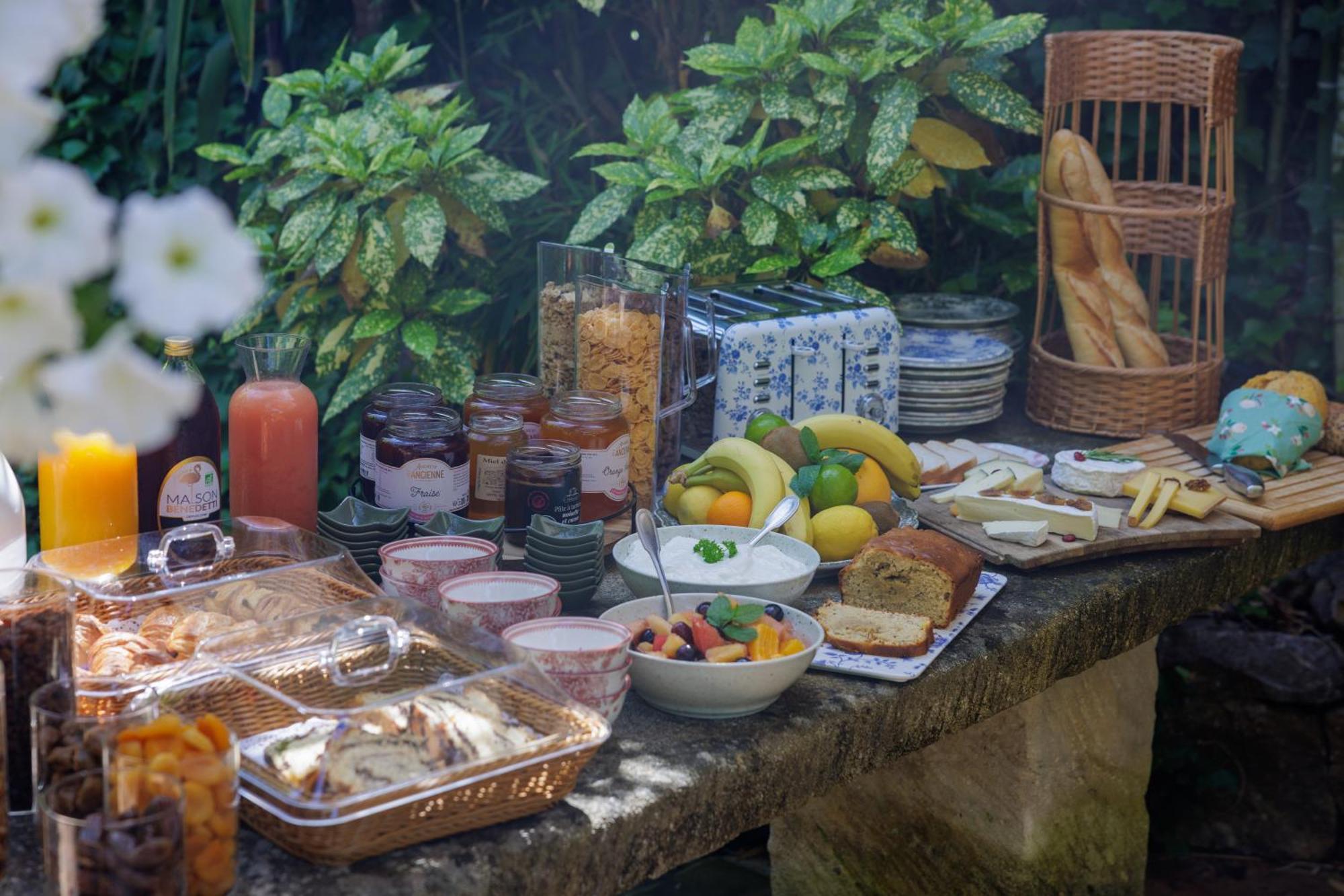 Hotel La Villa Sainte Valerie Adults Only ฌวง-เลส์-แป็งส์ ภายนอก รูปภาพ